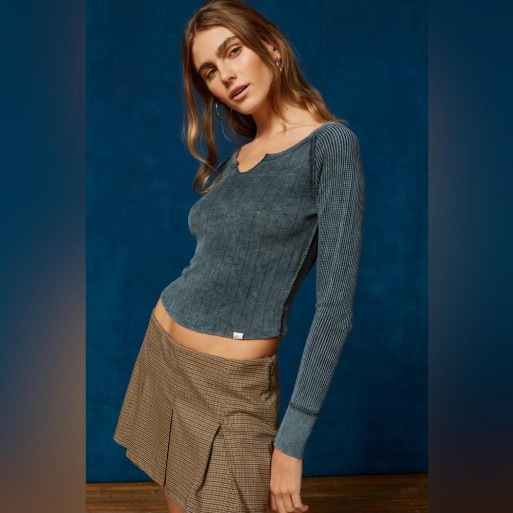 UO BDG Viv Spliced Notch Neck Tee